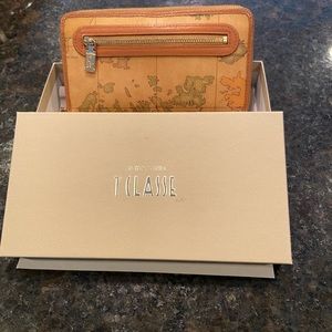 Alviero Martini ziparound wallet